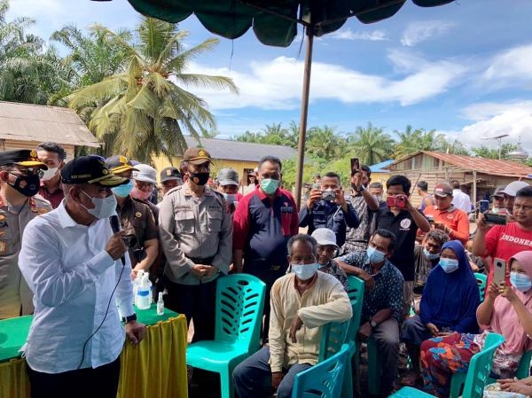 Tinjau Banjir Madina dan Serahkan Bantuan, Edy Rahmayadi: Alhamdulillah Sudah Surut